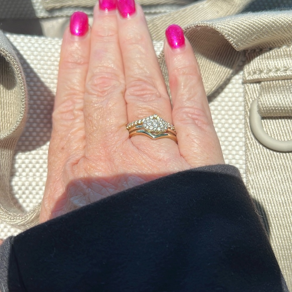 Kendra Scott Grayson set and Deliah ring, excellent condition, size 9